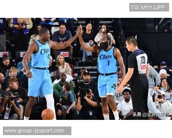 拉加贝尔点评快船阵容老化与防守缺失鲍威尔缺阵影响深远