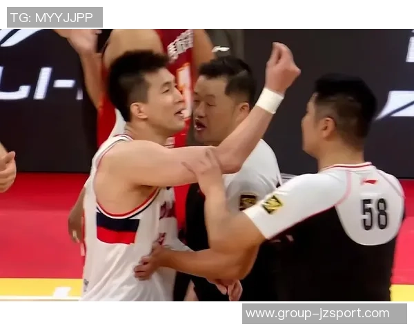 郭艾伦本赛季仅出战两场因伤缺席期待早日回归赛场重拾状态 郭艾伦本赛季仅出战两场因伤缺席期待早日回归赛场重拾状态